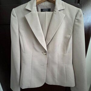 KASPAR 2-piece Pantsuit in Gray/Beige